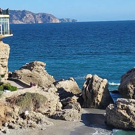 Daire Old Town Nerja, Stunning Sea Views *