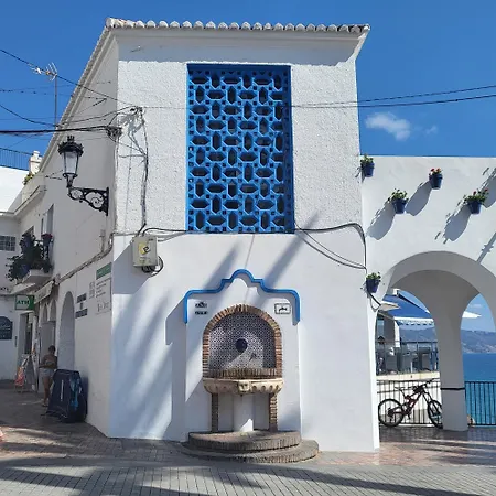 Old Town Nerja, Stunning Sea Views Daire Nerja