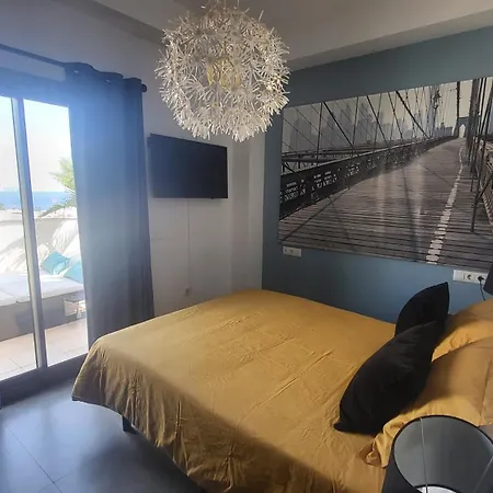 Old Town Nerja, Stunning Sea Views Daire